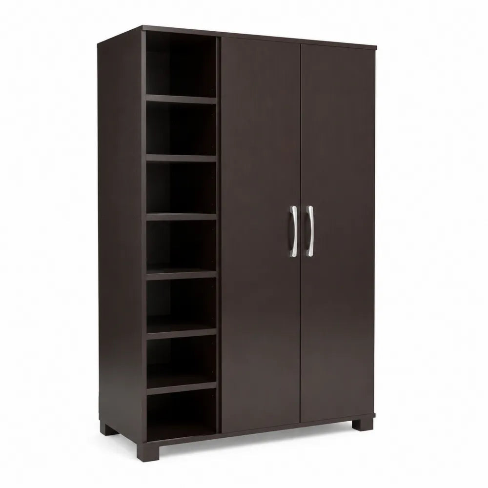 Armoire à chaussures en bois marron foncé avec portes et étagères
